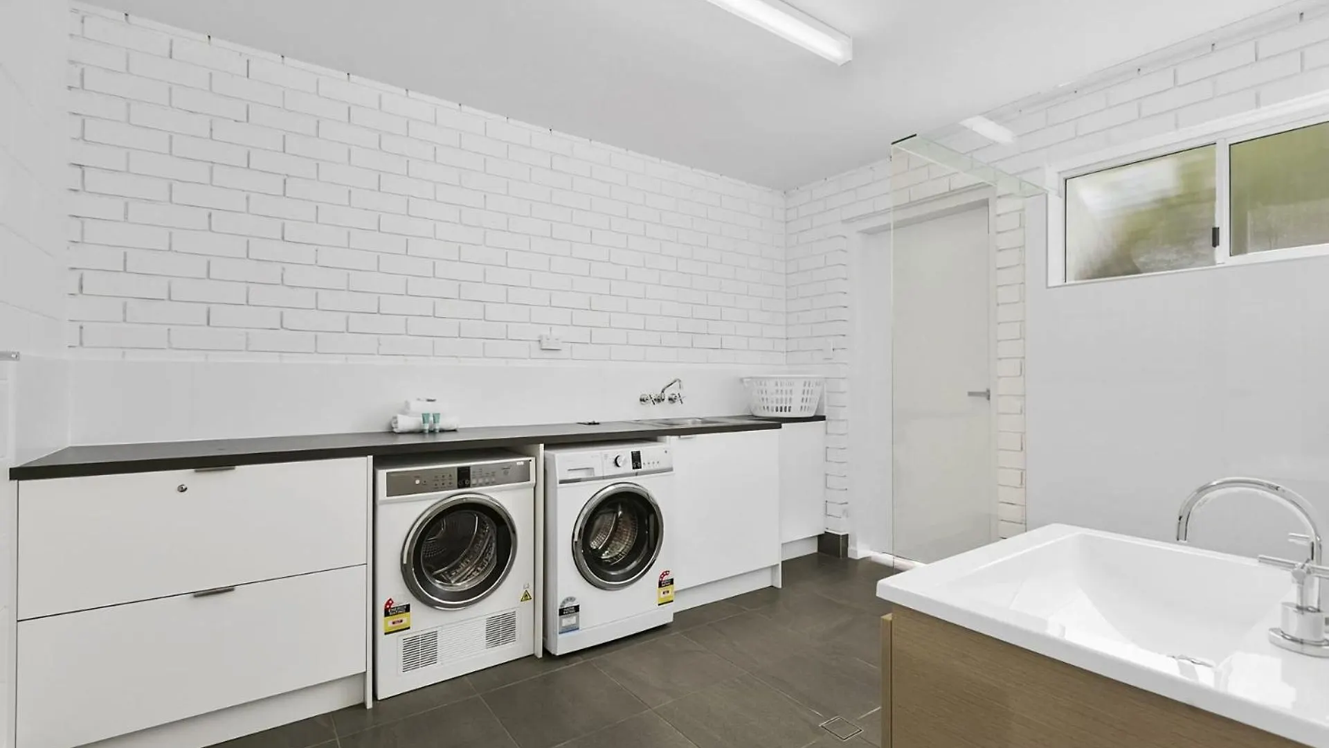 Holiday home Elanda St Home Luxurious Beachside Living Sunshine Beach